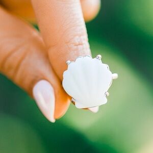 Pura Vida White Shell Ring Size 6 NWT
